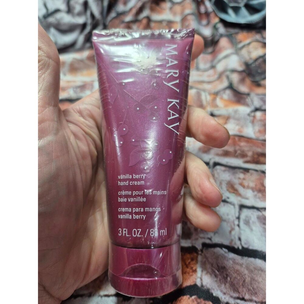 Mary Kay Vanilla Berry Hand Cream 3 fl oz New and Sealed Giftable Stocking Stuff